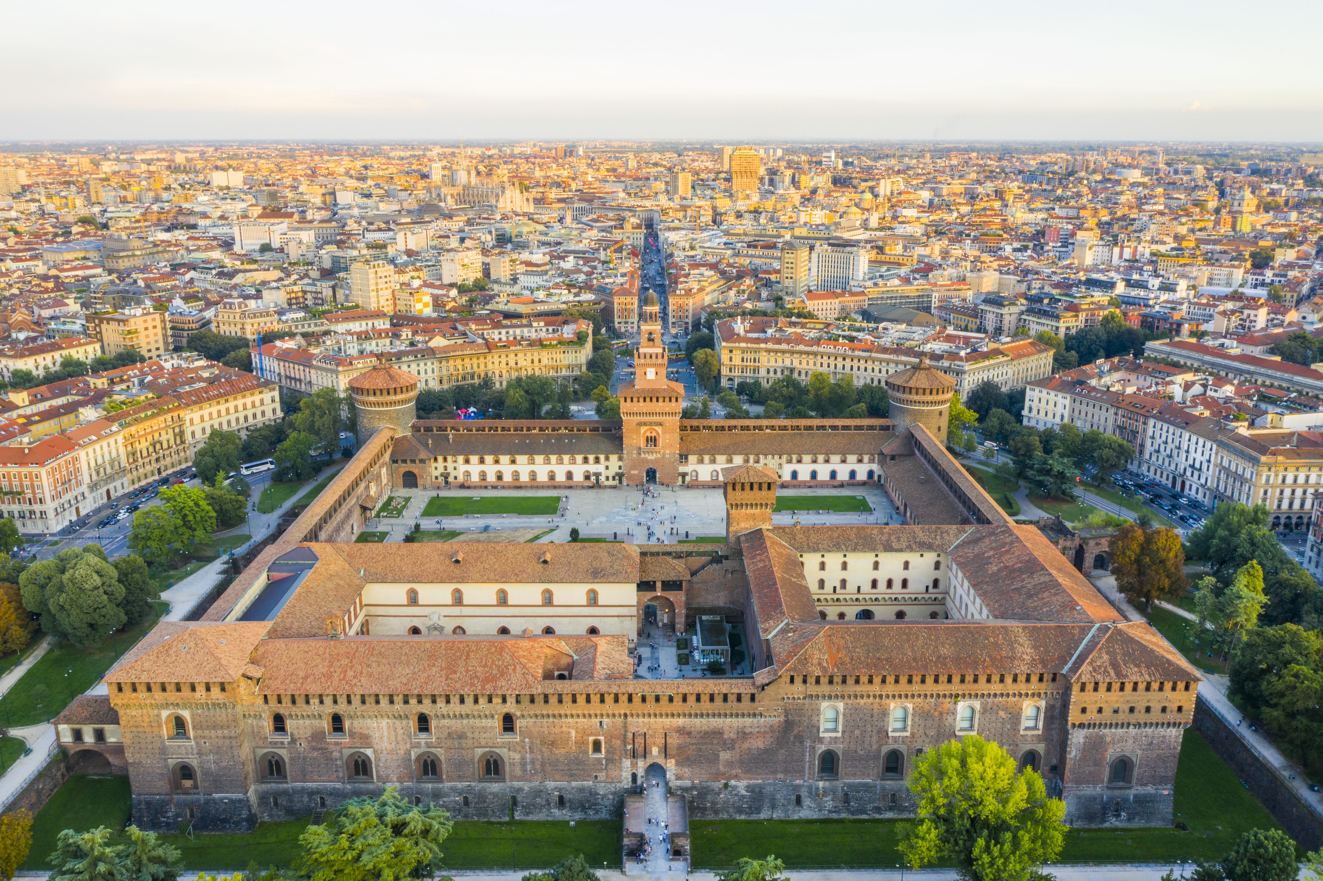 File:Castello Sforzesco da alto.jpg